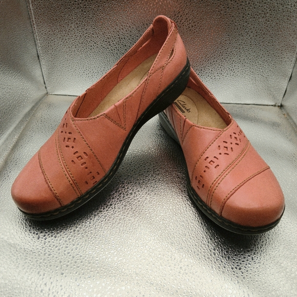 Clarks Shoes - Clarks Salmon Colored Flats Women's Size 7.5